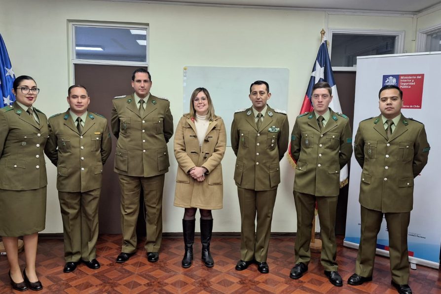 Saludo protocolar de nuevo contingente de Carabineros de Porvenir