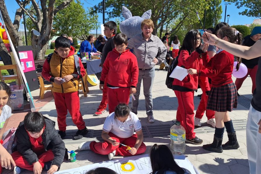 Eliminación de la violencia hacia la mujer: jornada de sensibilización en plaza de Porvenir