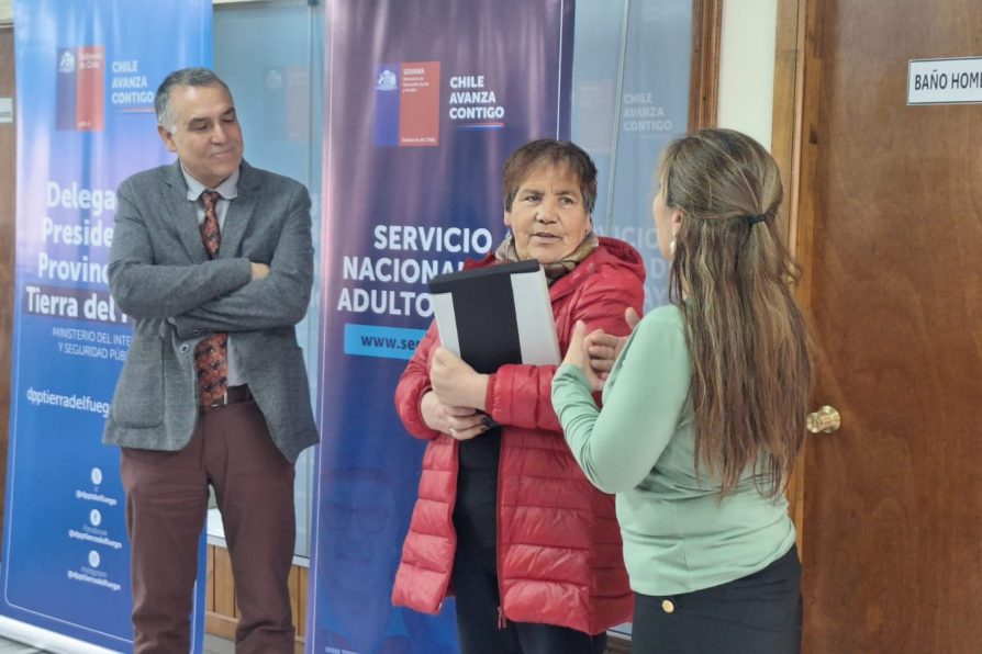 Reconocimiento a vecina de Porvenir por su compromiso con la comunidad