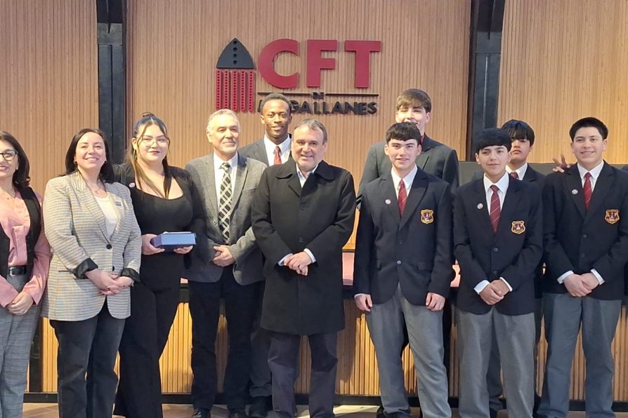 Reconocen a jóvenes de Porvenir por su aporte social, cultural y deportivo