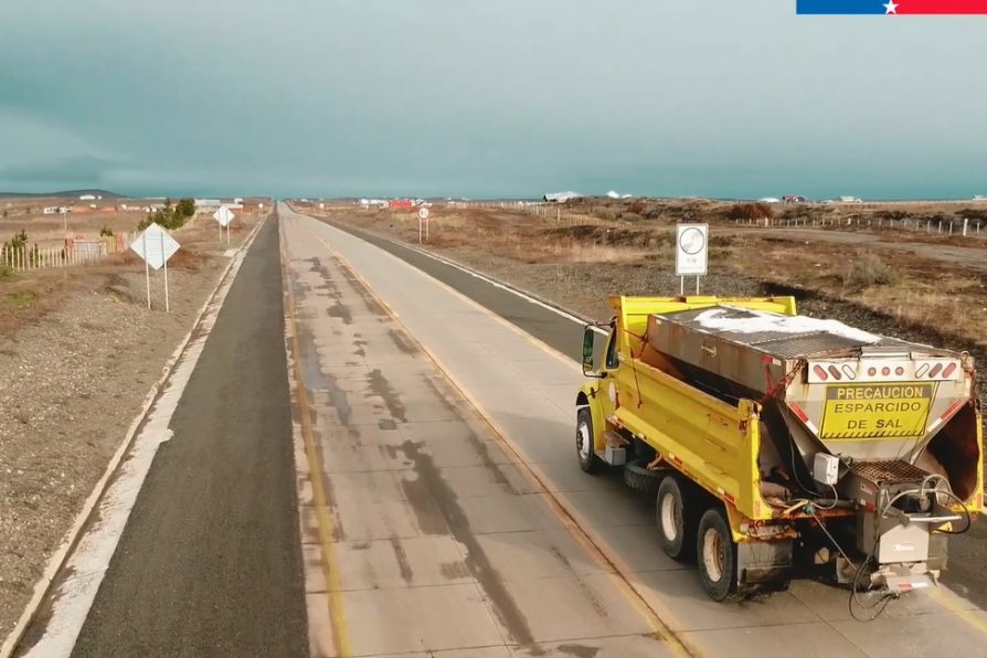 Delegada reconoce labor de Vialidad para mantener seguras las rutas de Tierra del Fuego