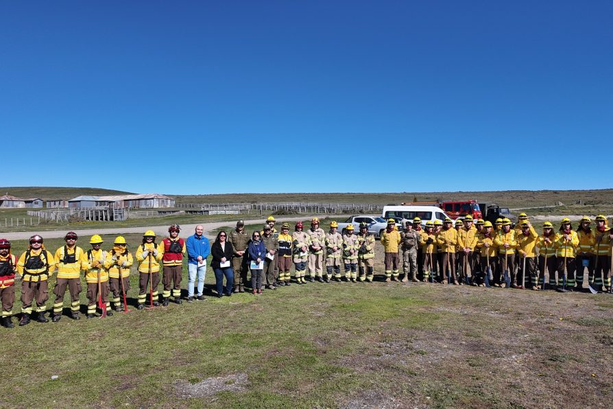 CONAF y autoridades coordinan acciones preventivas contra incendios forestales en Porvenir
